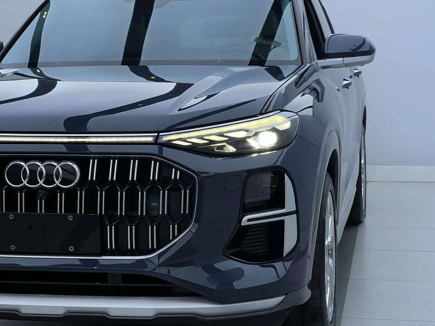 Audi Q6 2022 — Şəkil 3/9
