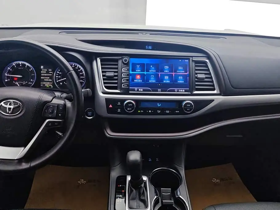 Toyota Highlander 2020 — Фото 13/16
