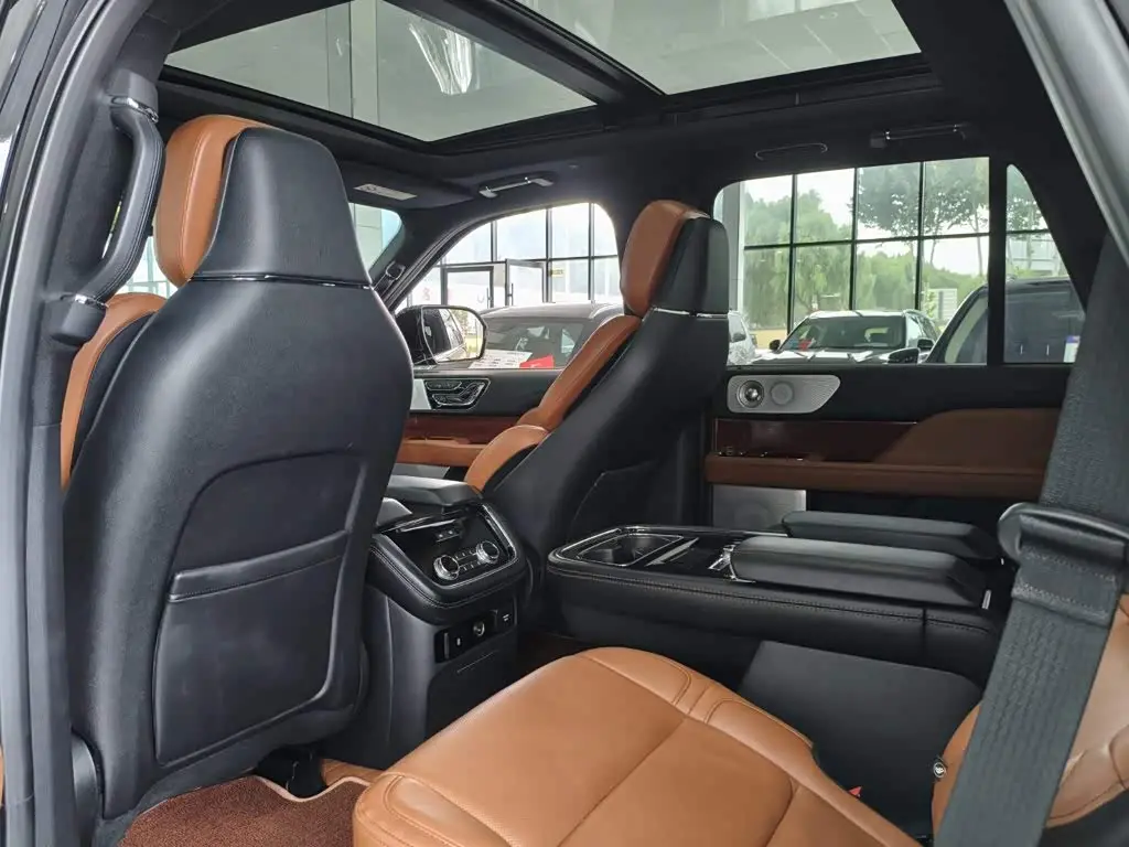 Lincoln Navigator 2022 — Photo 15/17