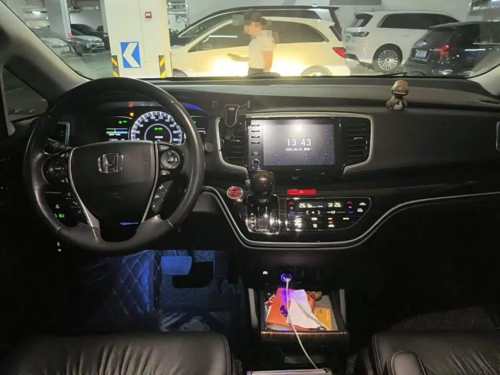 Honda Odyssey 2020 — Фото 12/15