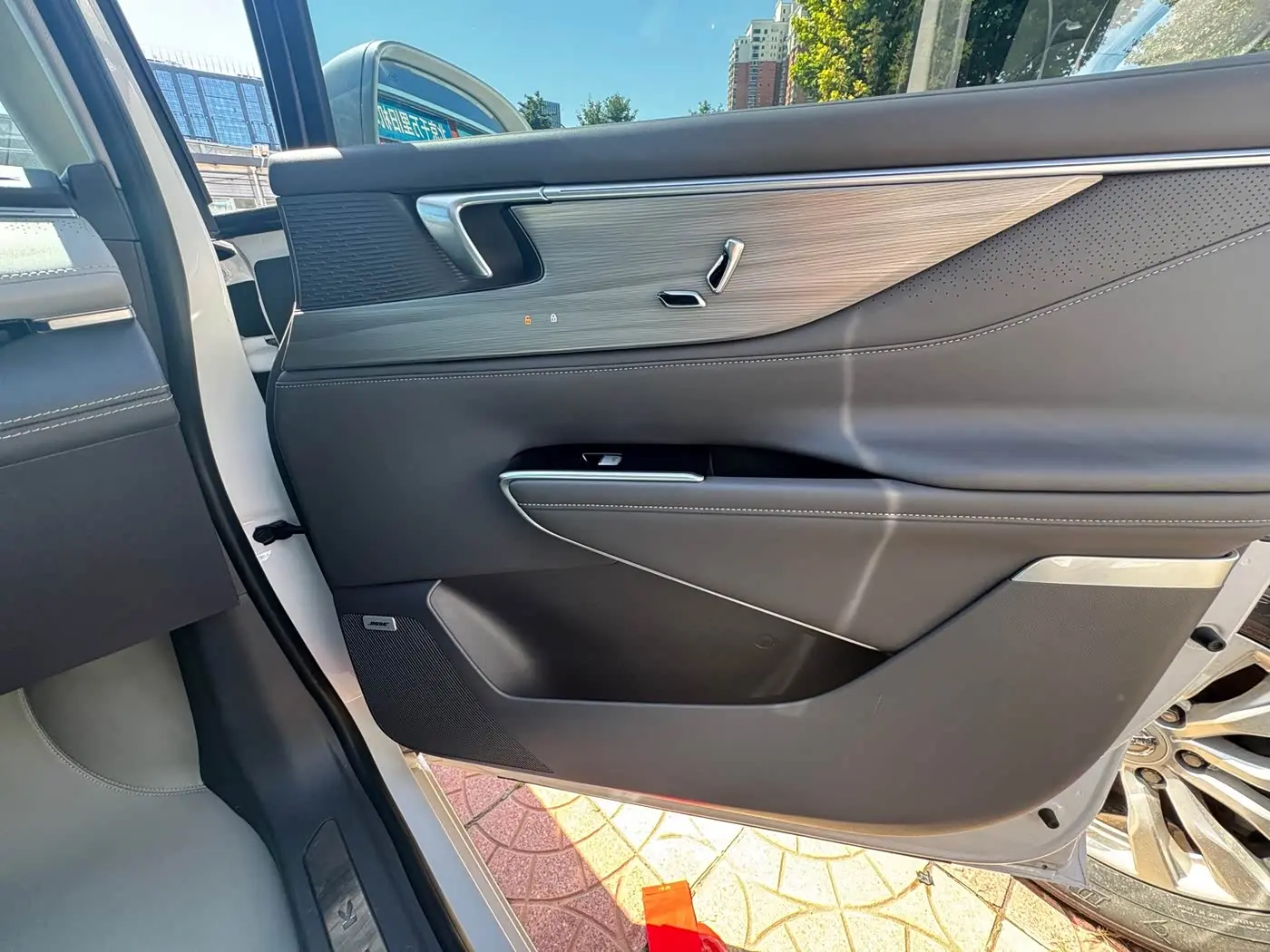 Buick GL8 2025 — Photo 15/20