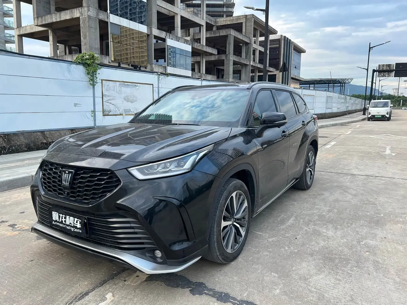 Toyota Crown Kluger 2024 — Şəkil 1/9