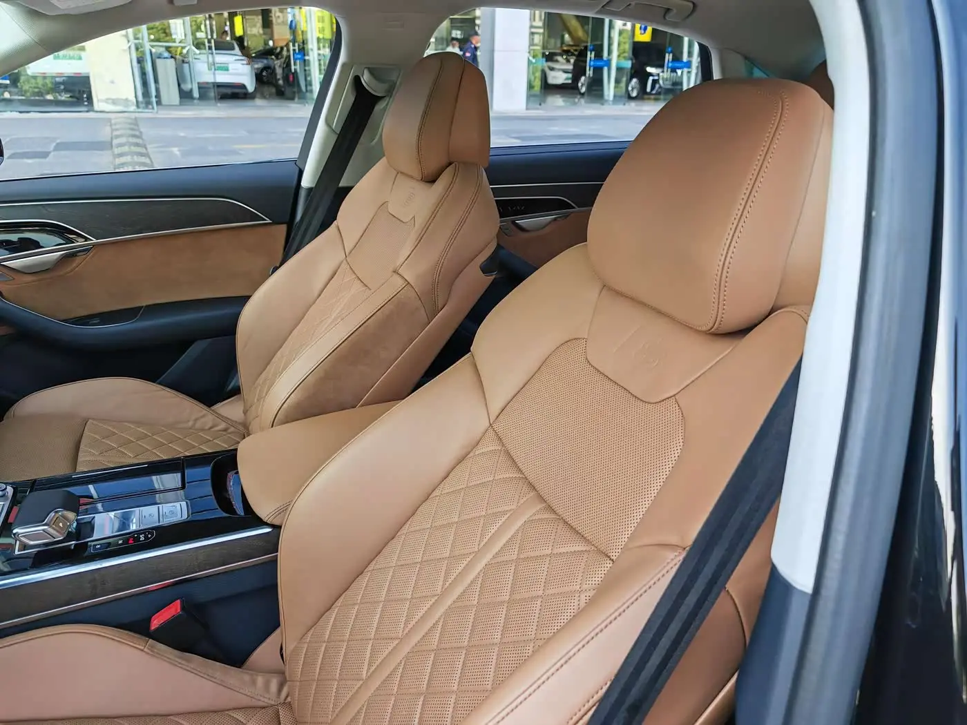 Audi A8 2020 — Photo 10/20