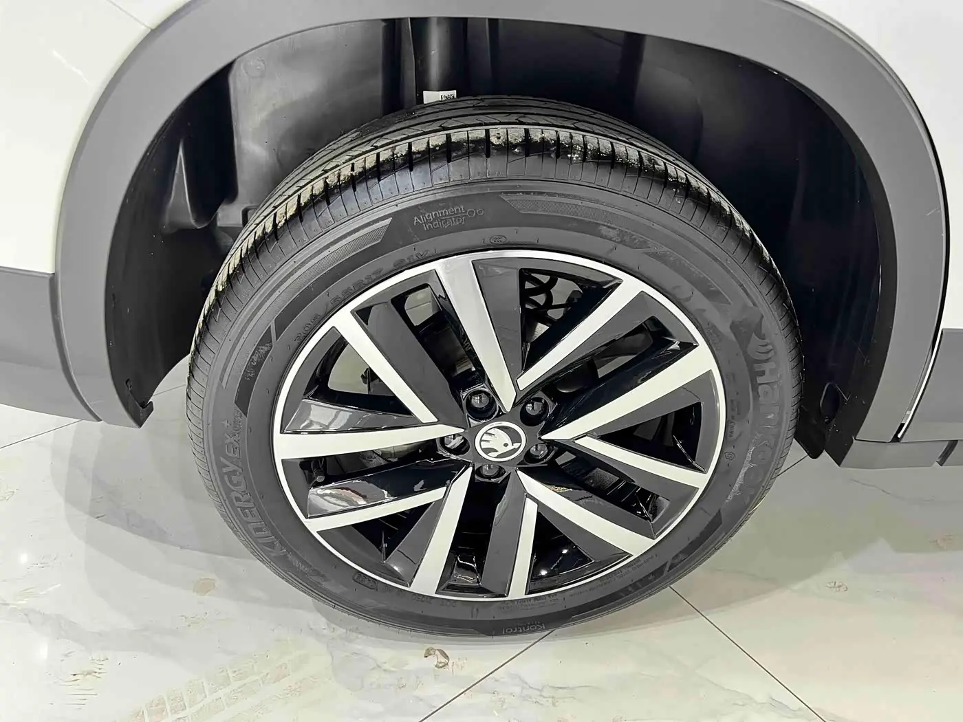 Škoda Kamiq 2023 — Şəkil 18/20