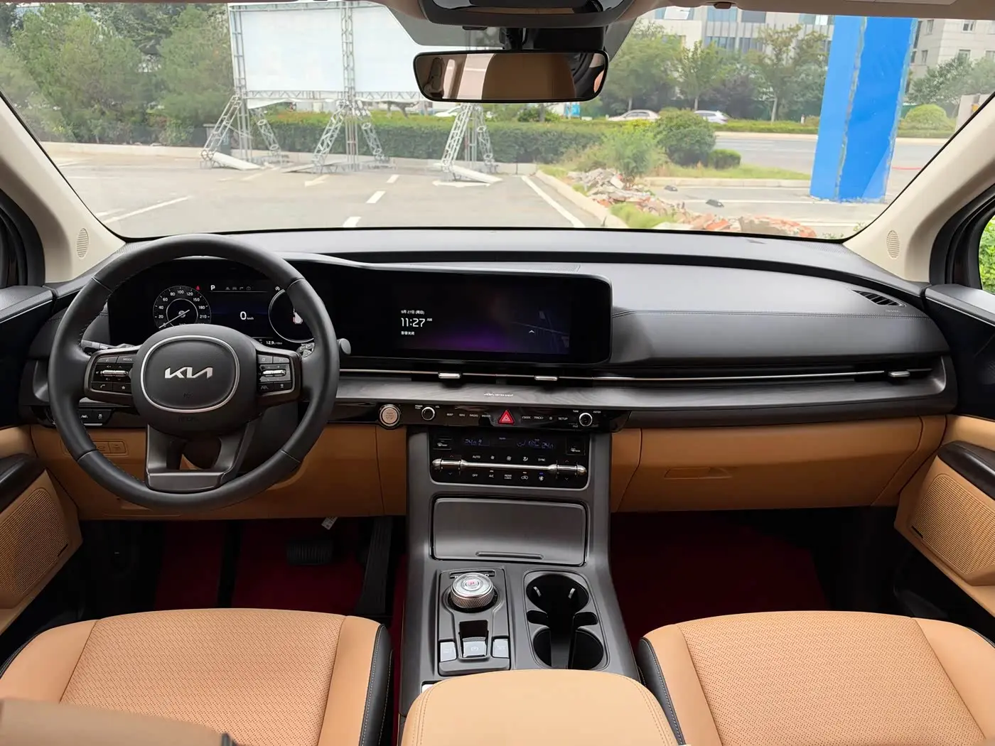 Kia Carnival 2022 — Photo 9/18