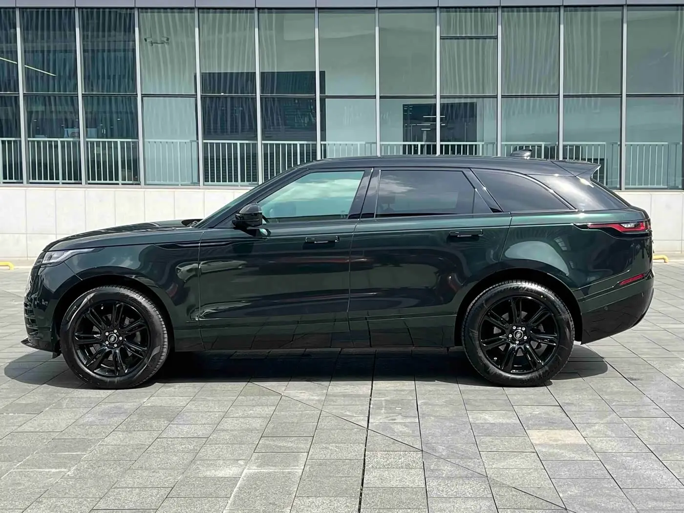 Land Rover Range Rover Velar 2021 — Photo 5/20