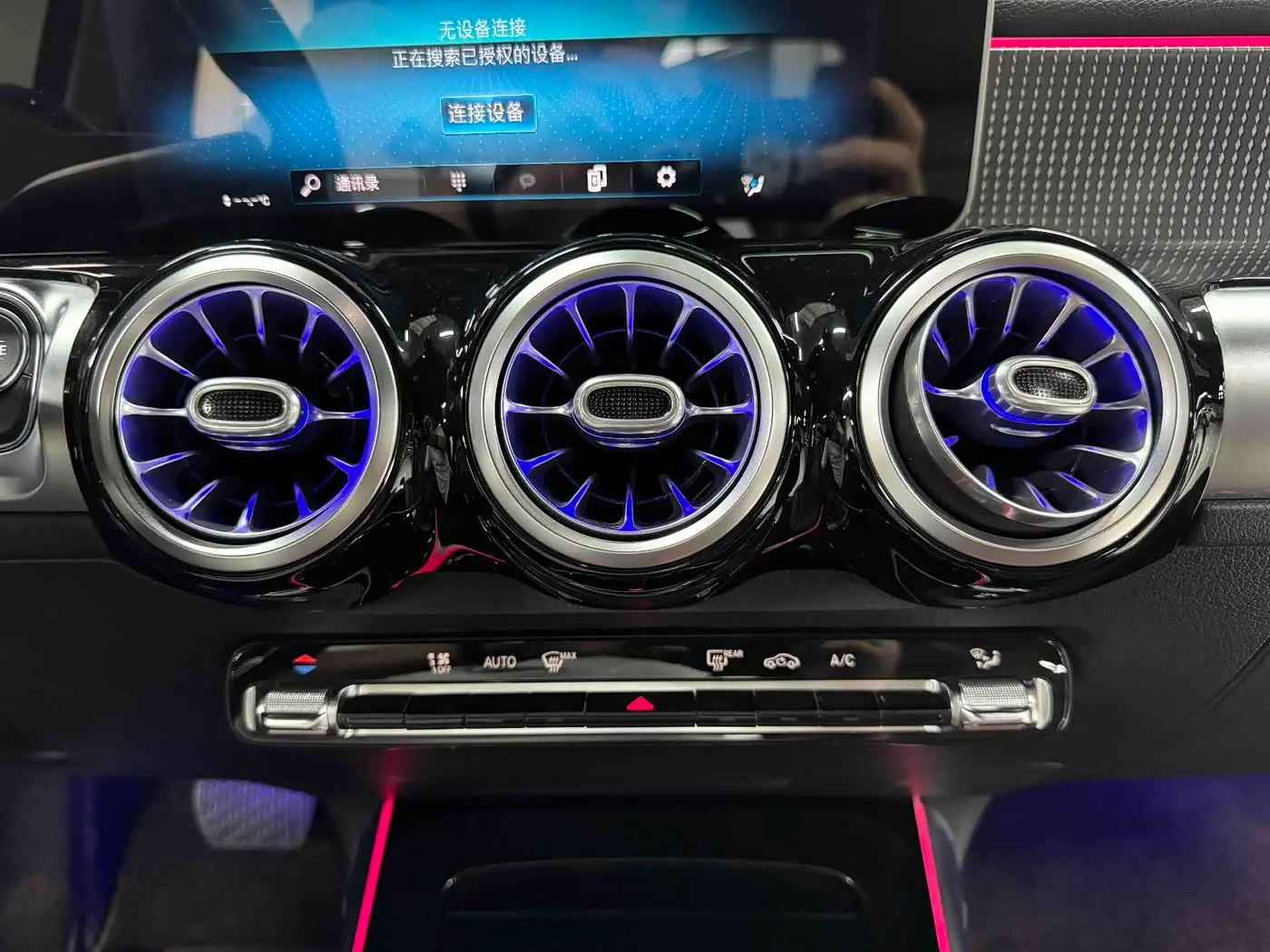 Mercedes-Benz GLB 2020 — Фото 18/19