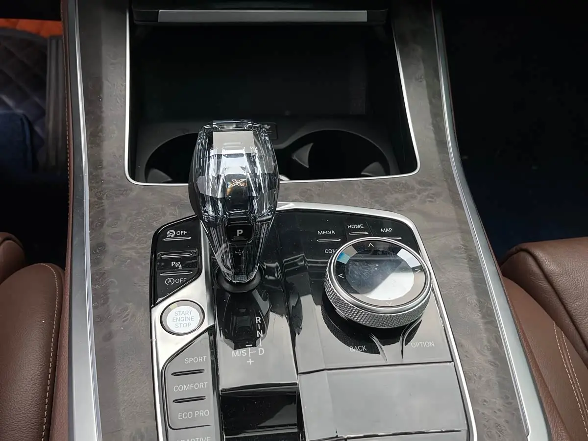 BMW X5 2019 — Şəkil 8/16
