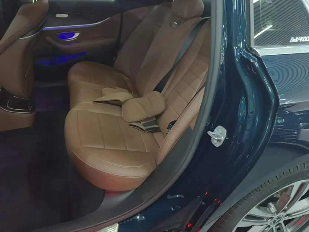 Mercedes-Benz E-Class 2023 — Şəkil 17/20