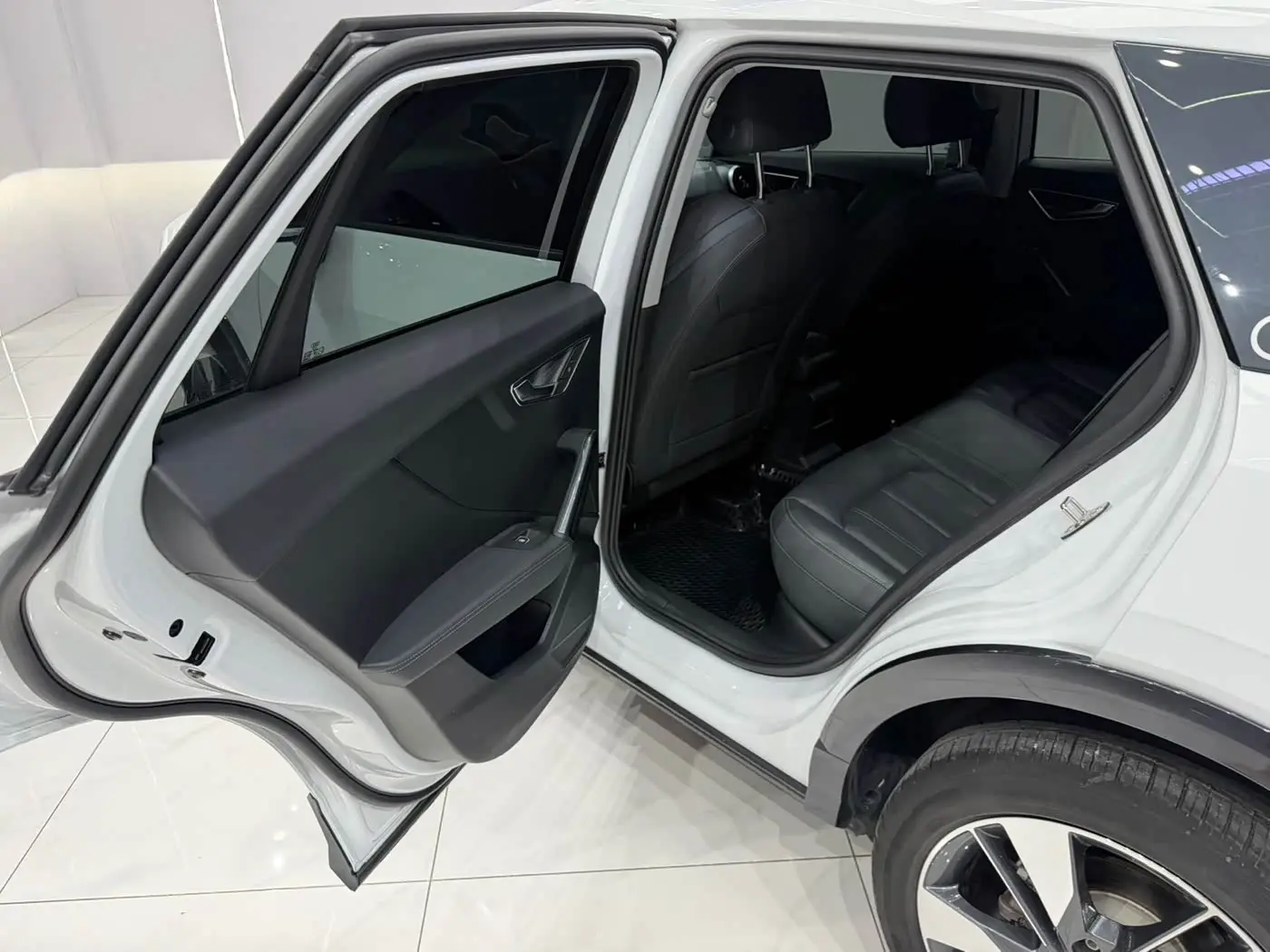 Audi Q2L 2022 — Фото 15/20