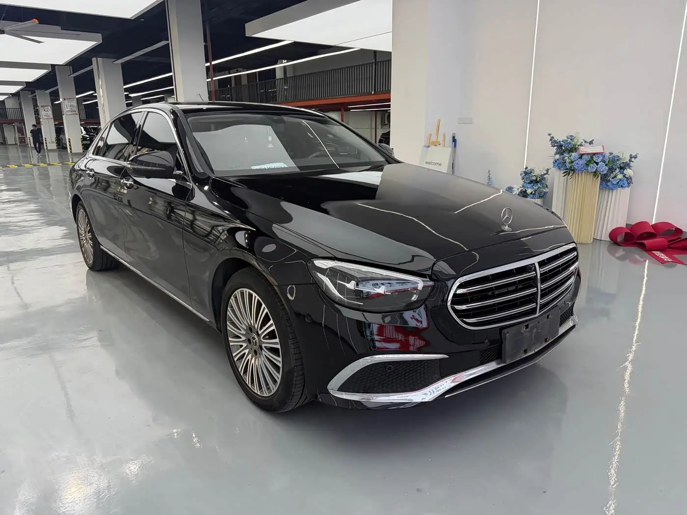 Mercedes-Benz E-Class 2022 — Photo 3/18