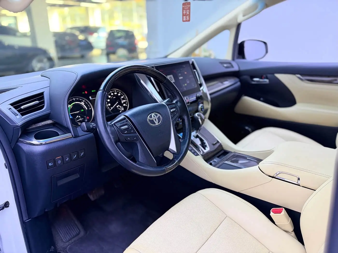 Toyota Alphard 2020 — Photo 5/20