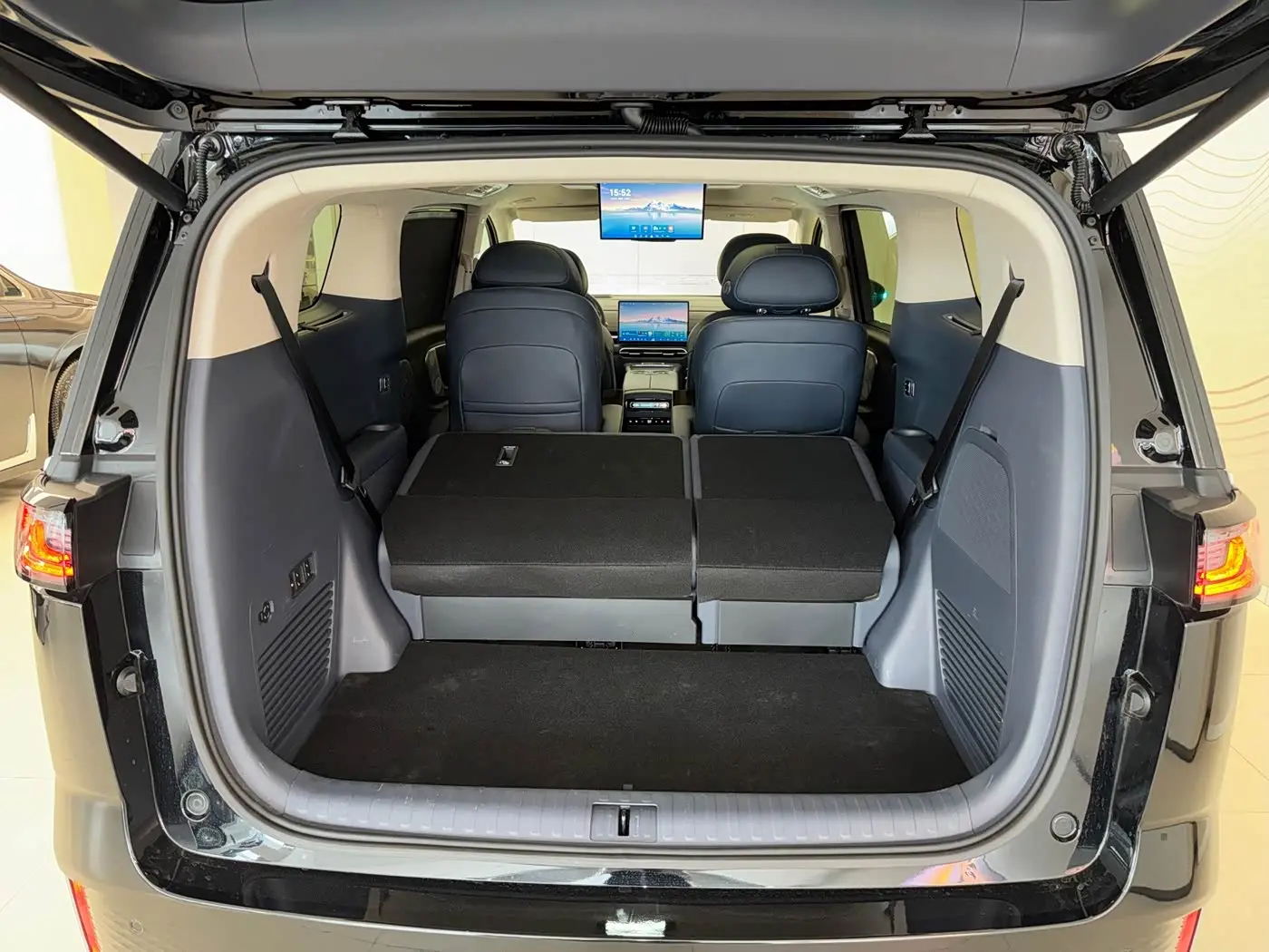 Voyah Auto Voyah Dreamer 2025 — Photo 12/12