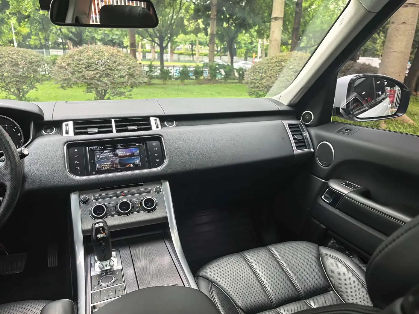 Land Rover Range Rover Sport 2017 — Photo 5/20