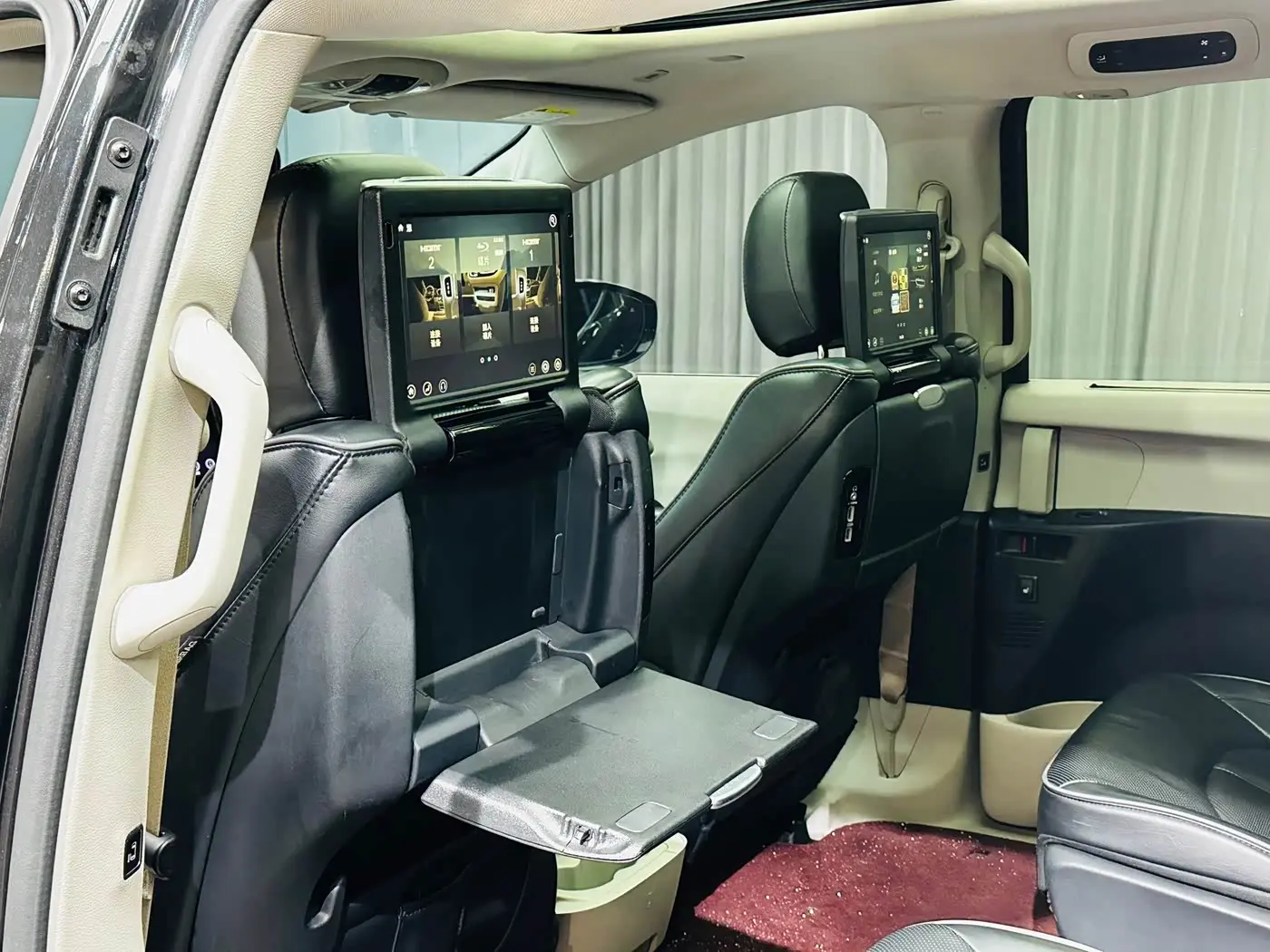 Chrysler Grand Voyager 2020 — Şəkil 13/20