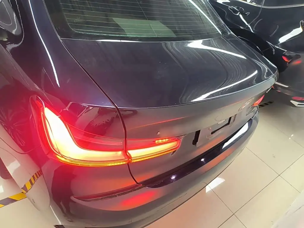 BMW 3 Series 2021 — Photo 6/20