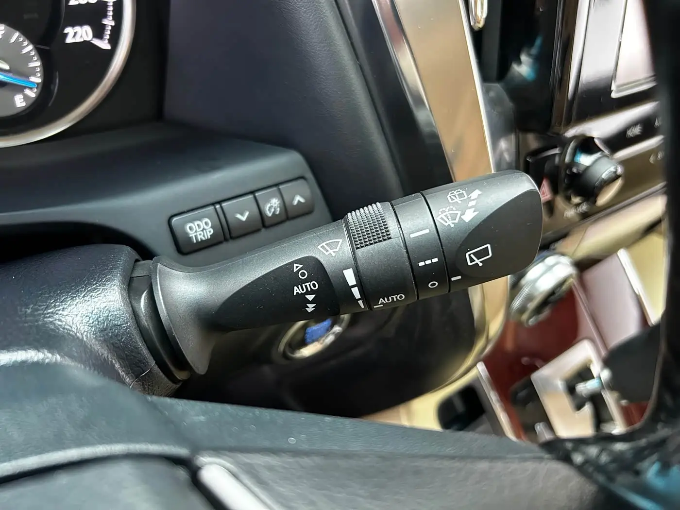 Toyota Alphard 2018 — Photo 11/20