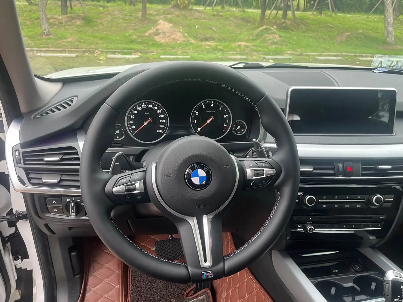 BMW X5 2019 — Photo 11/14