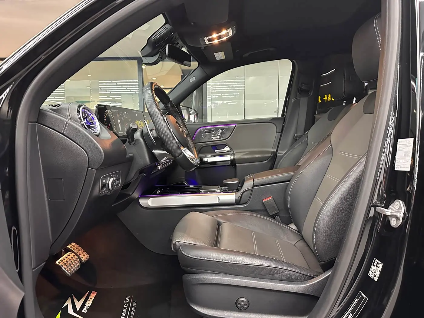 Mercedes-Benz GLB AMG 2023 — Photo 7/20