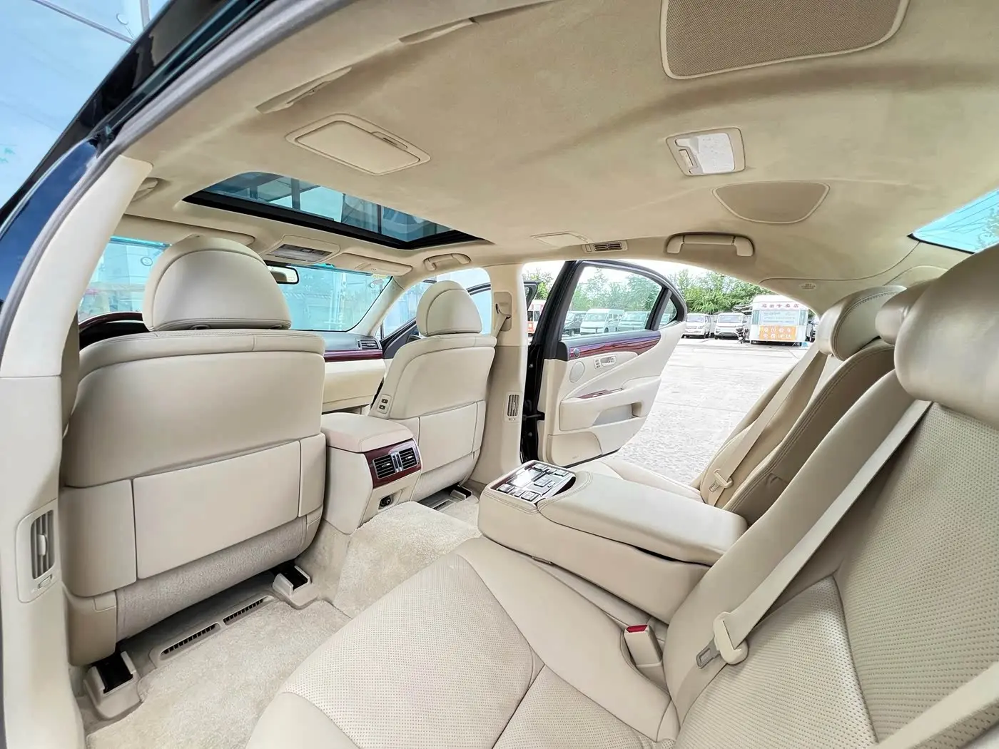 Lexus LS 2010 — Şəkil 11/20