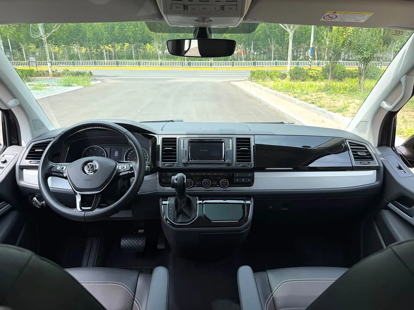 Volkswagen Multivan 2017 — Şəkil 7/20