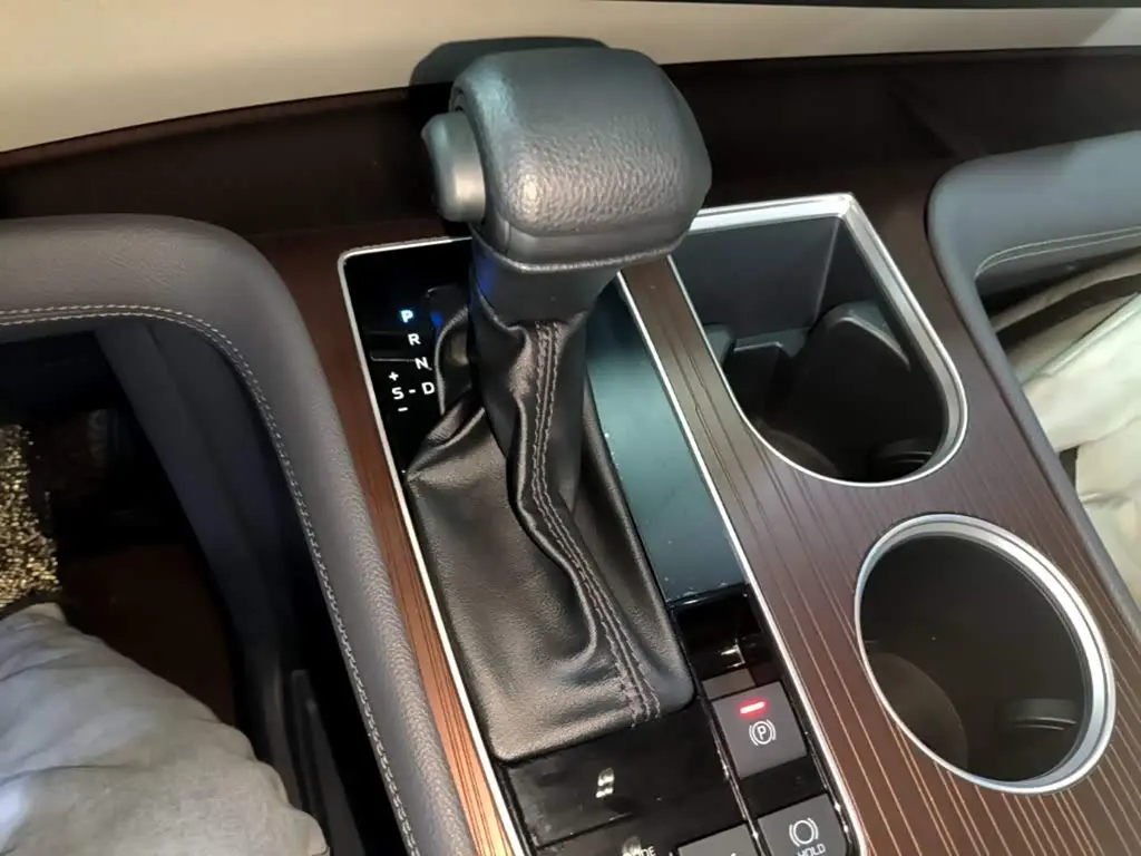 Toyota Granvia 2023 — Şəkil 14/20