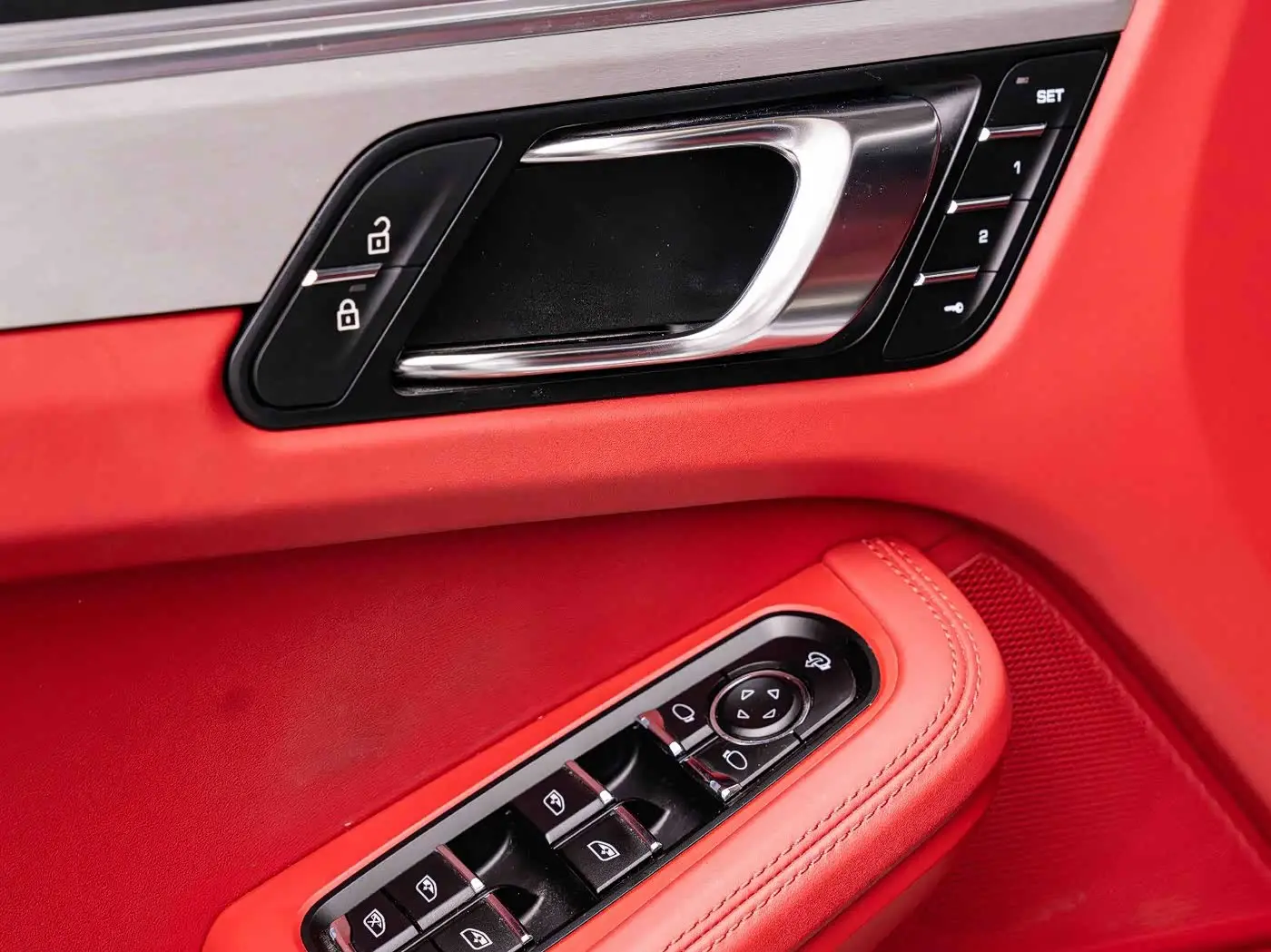 Porsche Macan 2022 — Photo 18/20