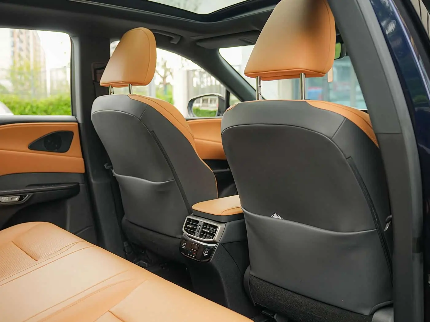 Lexus RX 2023 — Фото 12/20
