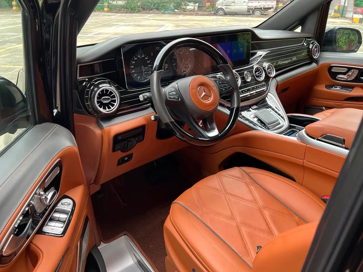 Mercedes-Benz Vito 2024 — Photo 4/20