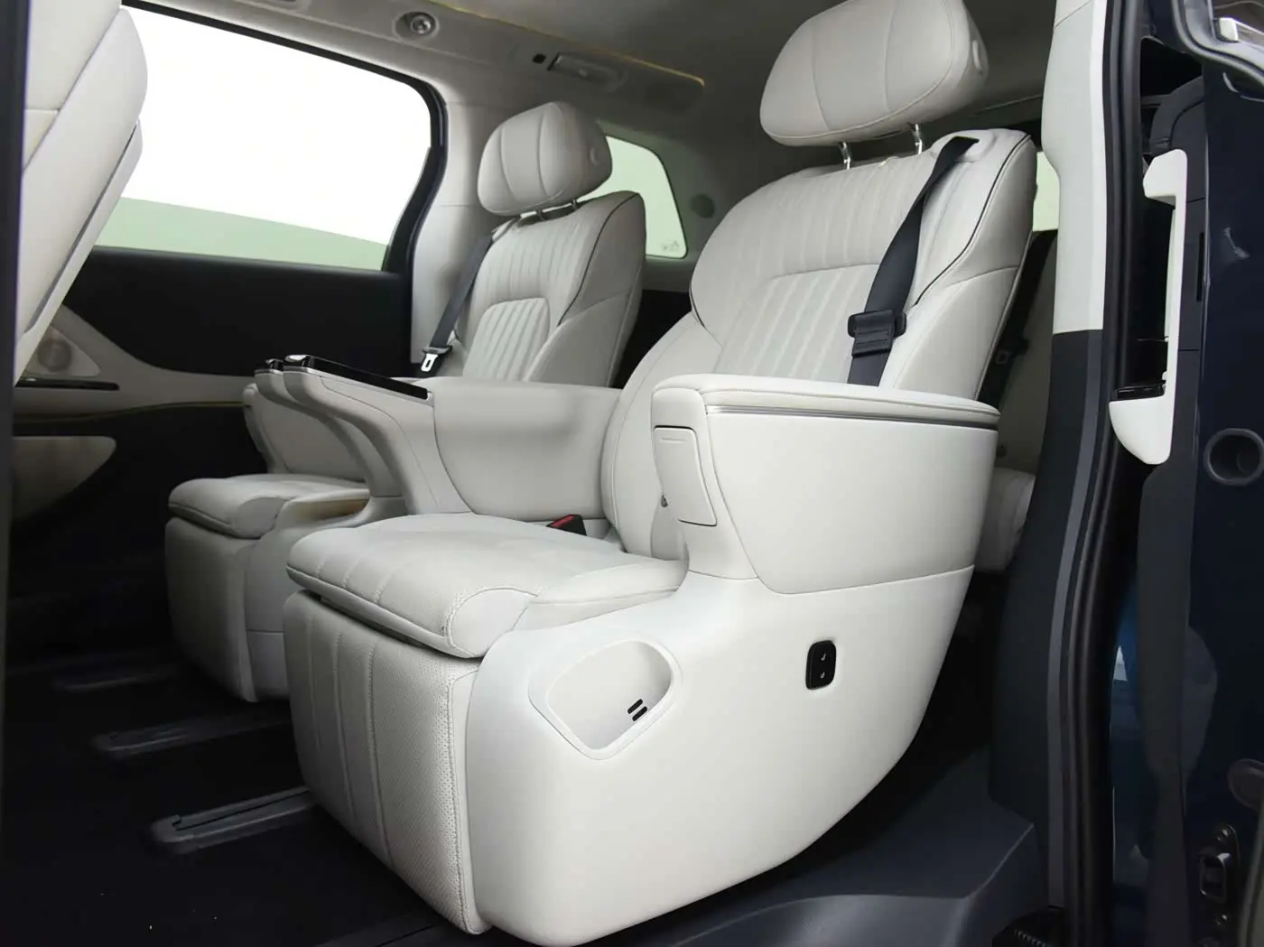 Voyah Auto Voyah Dreamer 2025 — Photo 11/20