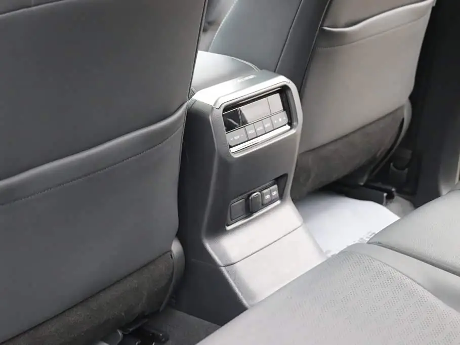 Toyota Prado 2025 — Photo 18/20