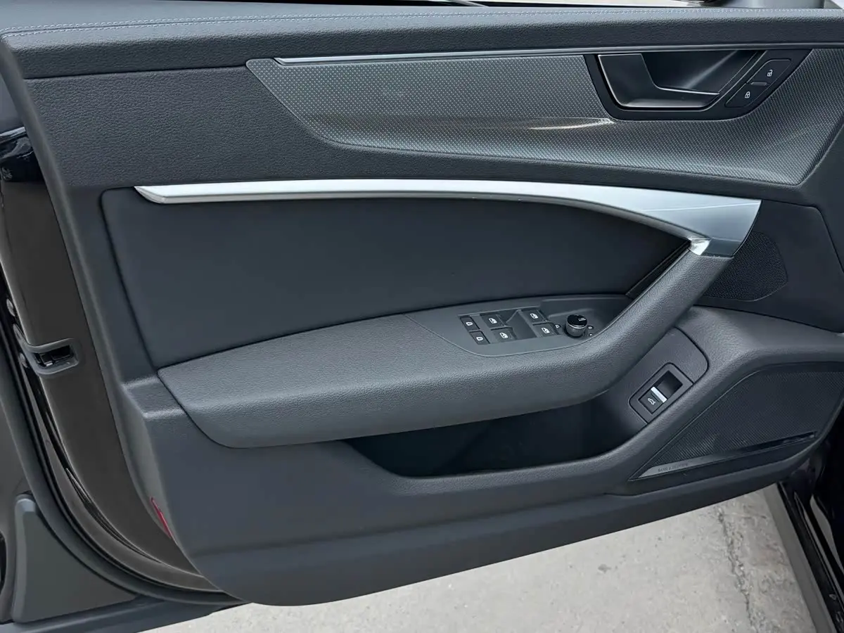 Audi A7L 2024 — Şəkil 9/15