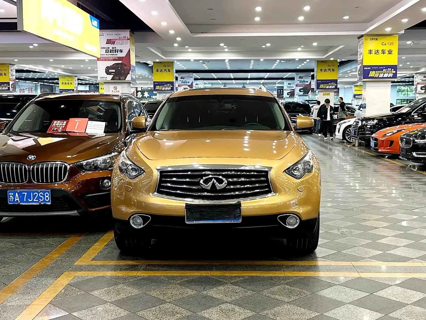 Infiniti QX70 2014 — Фото 2/12