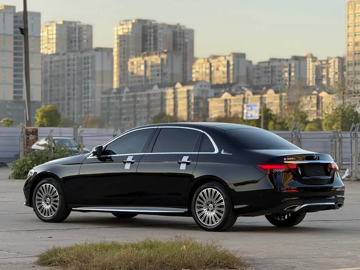 Mercedes-Benz E-Class 2023 — Şəkil 9/15