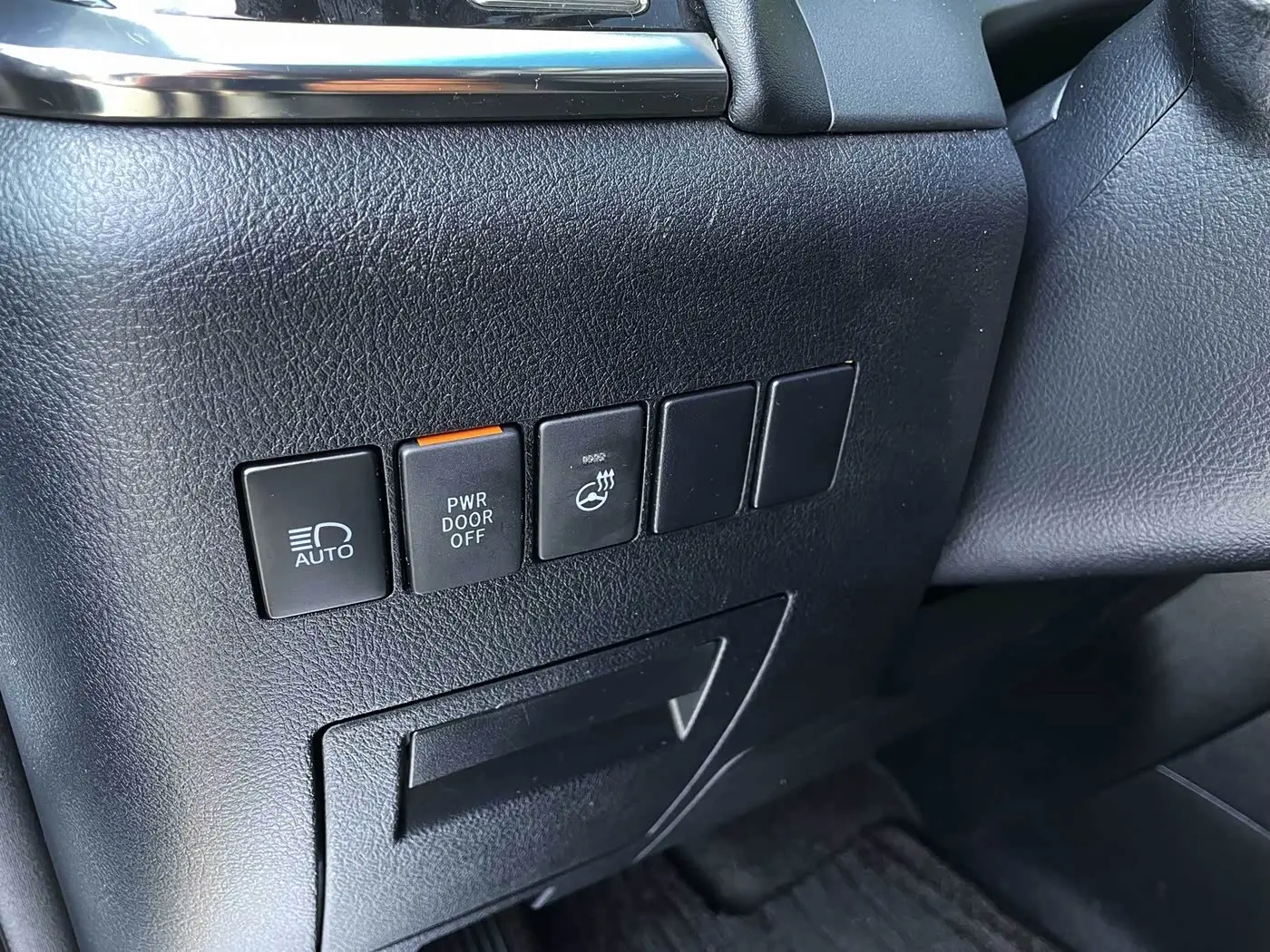 Toyota Vellfire 2022 — Photo 16/20