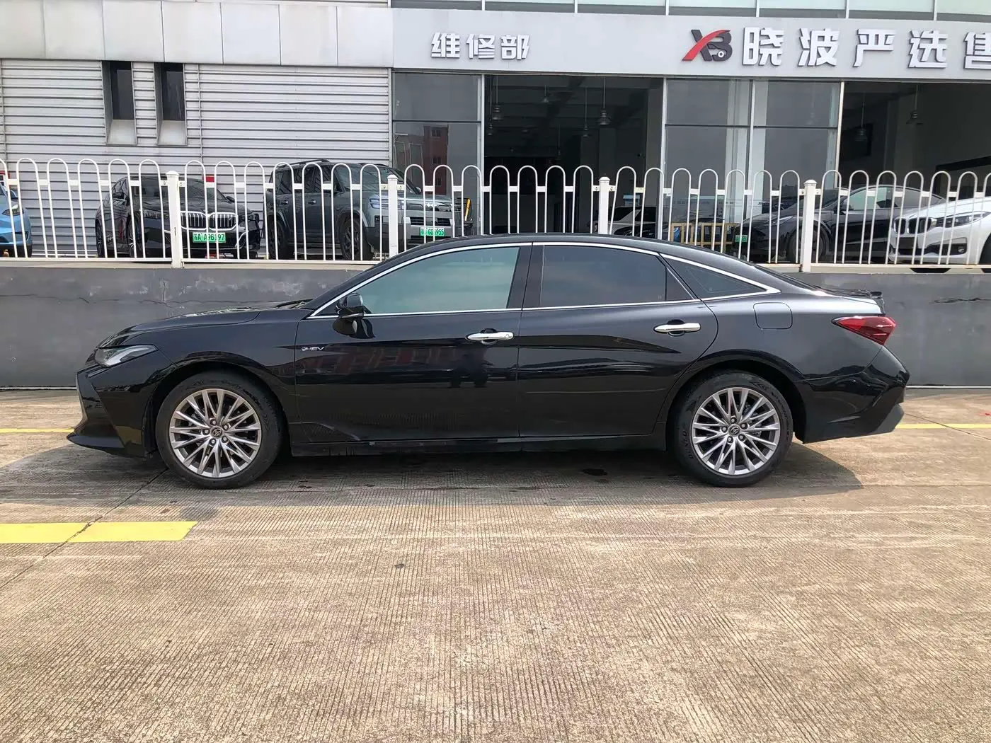 Toyota Avalon 2025 — Photo 8/19