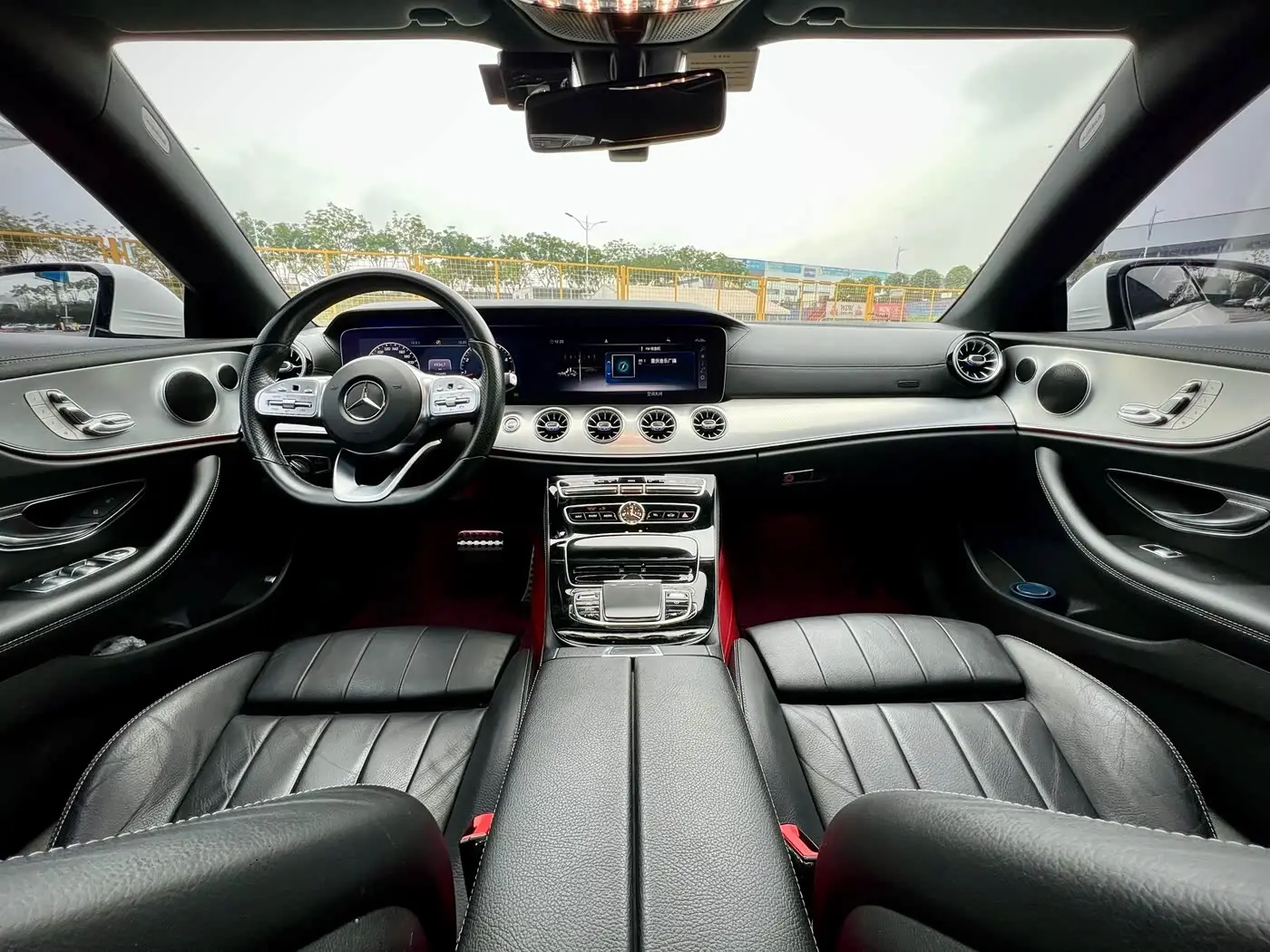 Mercedes-Benz E-Class 2019 — Фото 13/14