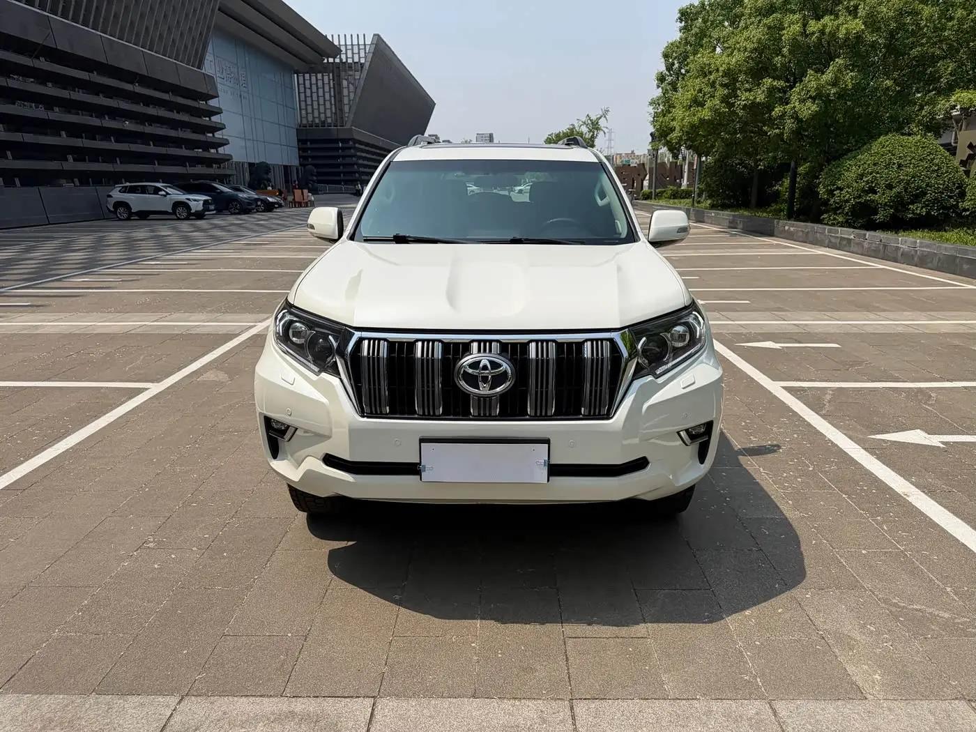 Toyota Prado 2018 — Фото 1/13