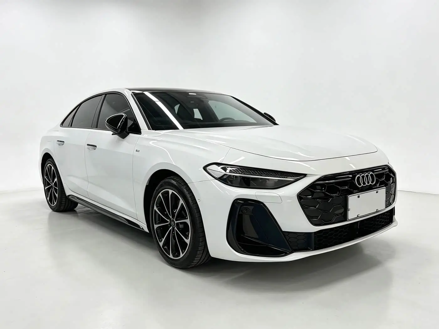 Audi A5L 2025 — Фото 3/10