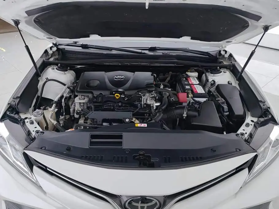 Toyota Camry 2019 — Şəkil 10/16