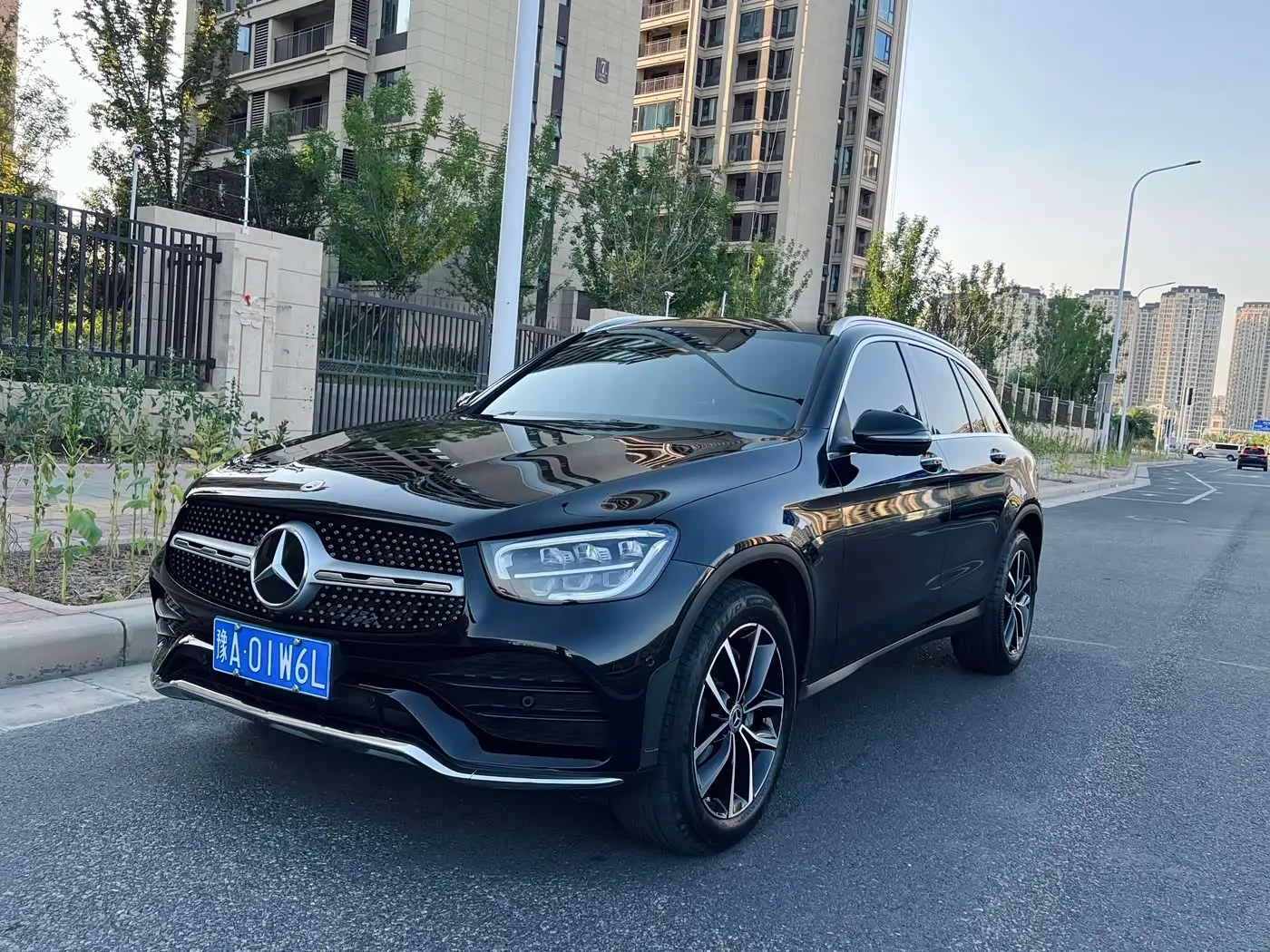 Mercedes-Benz GLC 2022 — Photo 1/16