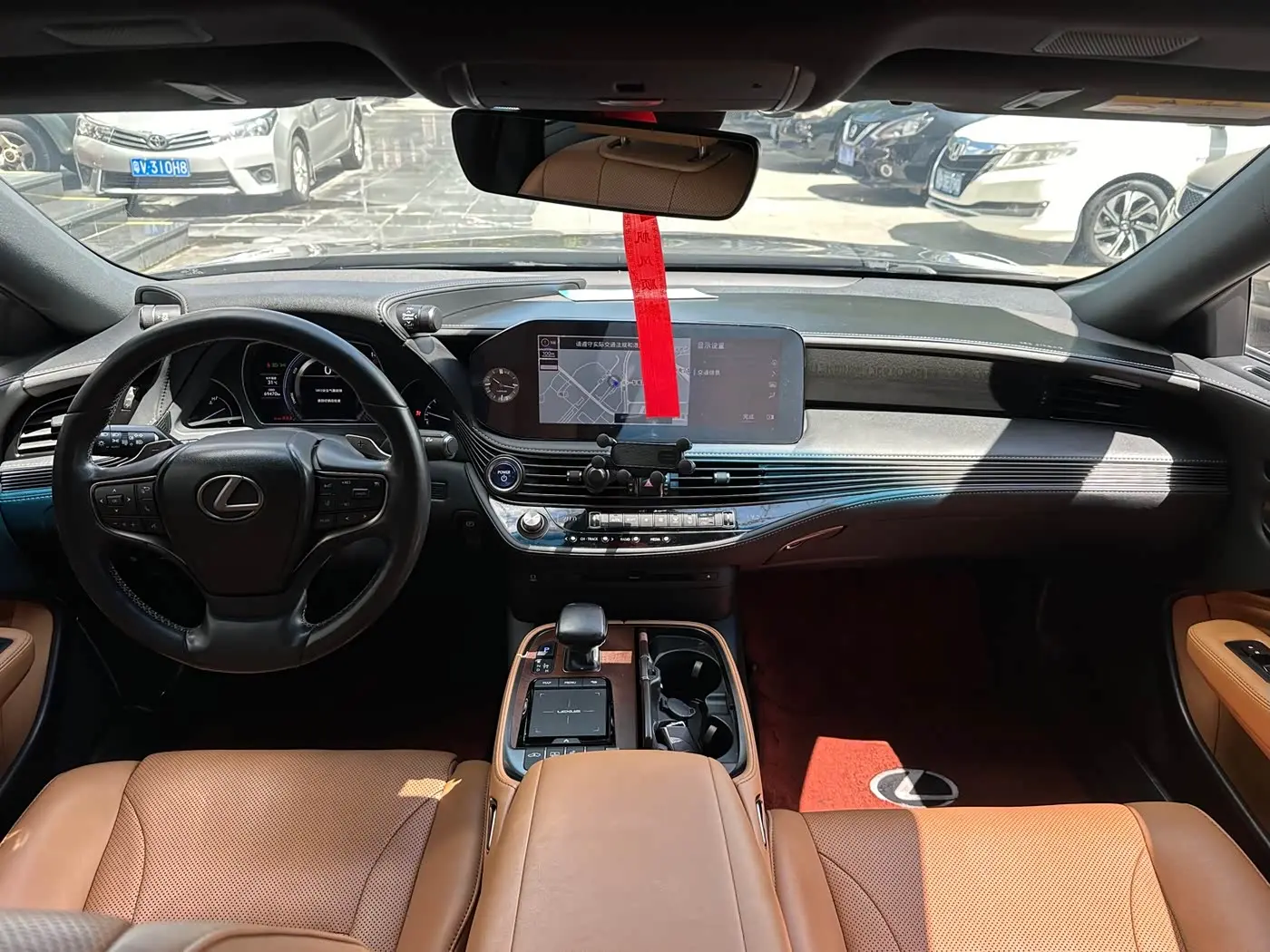 Lexus LS 2021 — Photo 5/9