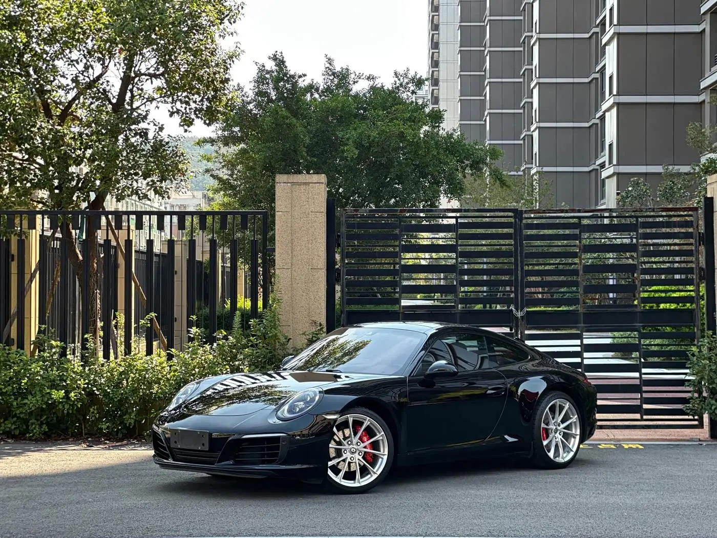 Porsche 911 2019 — Photo 1/16