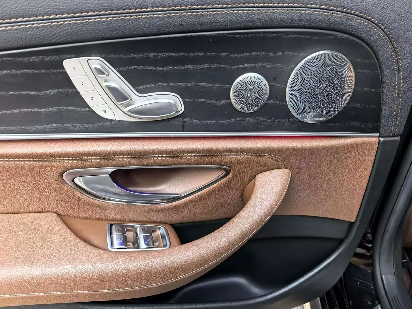 Mercedes-Benz E-Class 2021 — Photo 4/8