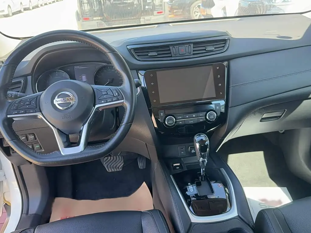 Nissan X-Trail 2018 — Фото 10/11
