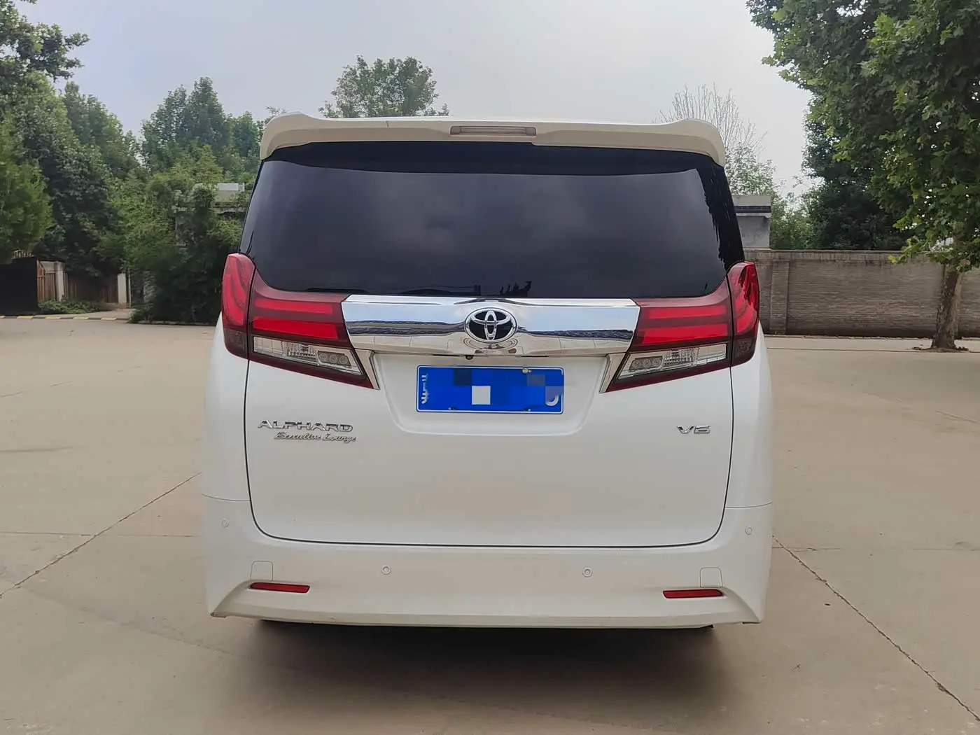 Toyota Alphard 2018 — Photo 5/16