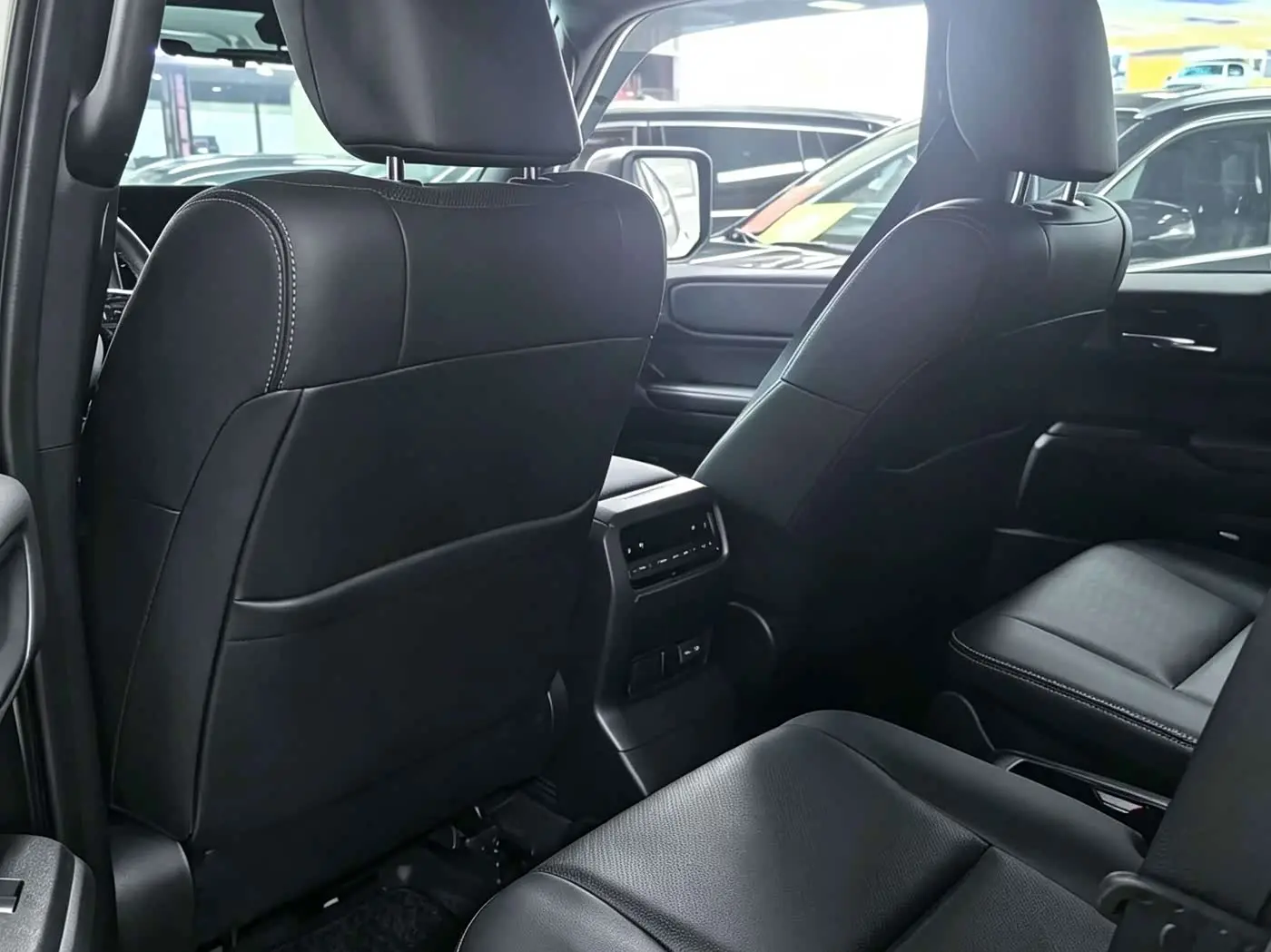 Toyota Prado 2024 — Photo 4/7