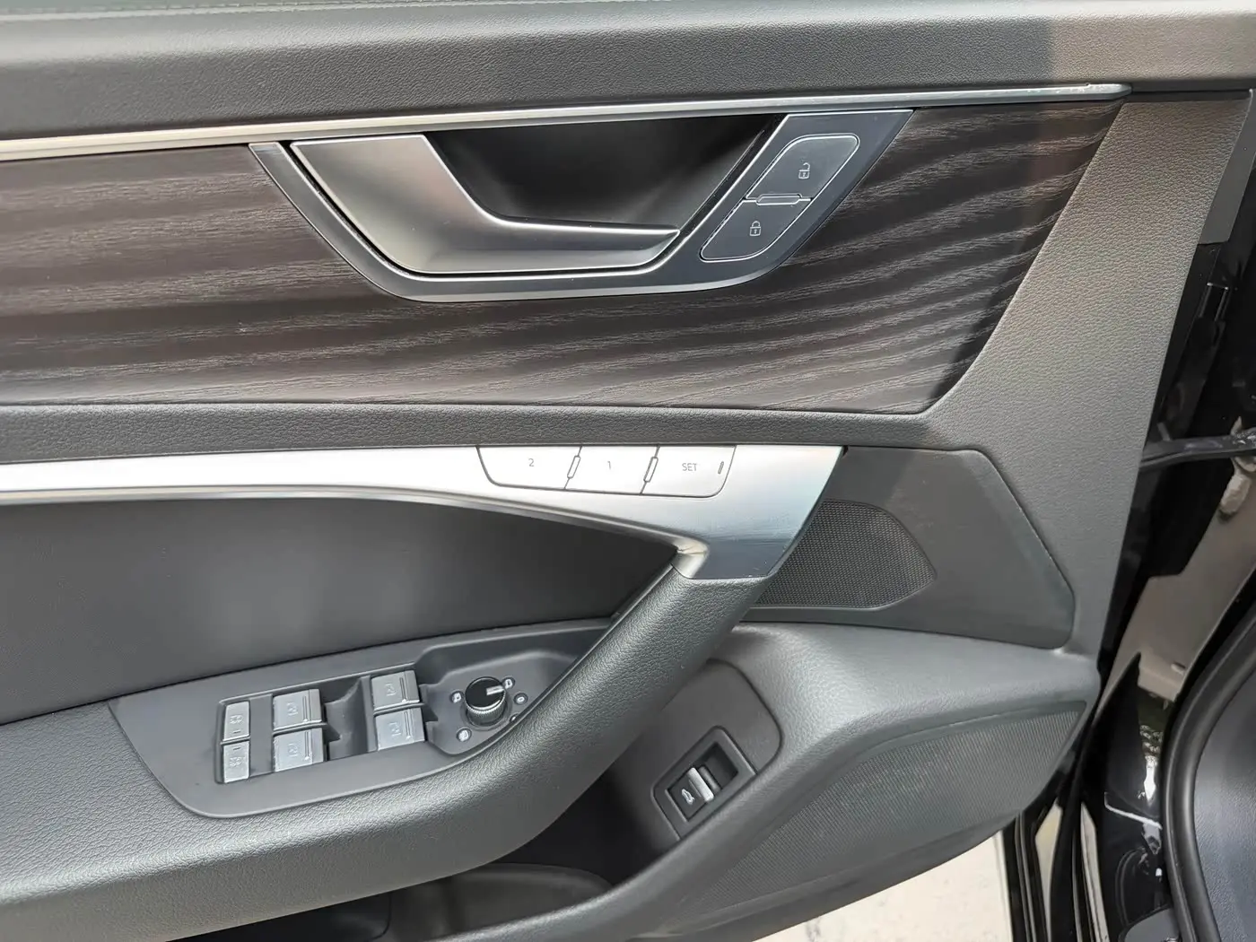 Audi A6L 2024 — Photo 10/16