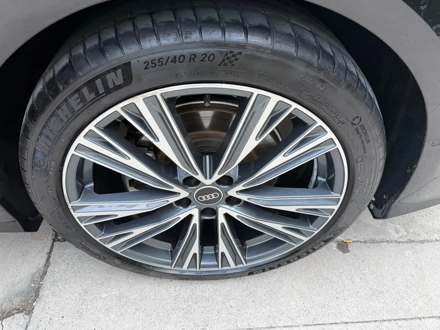 Audi A6L 2024 — Photo 13/16