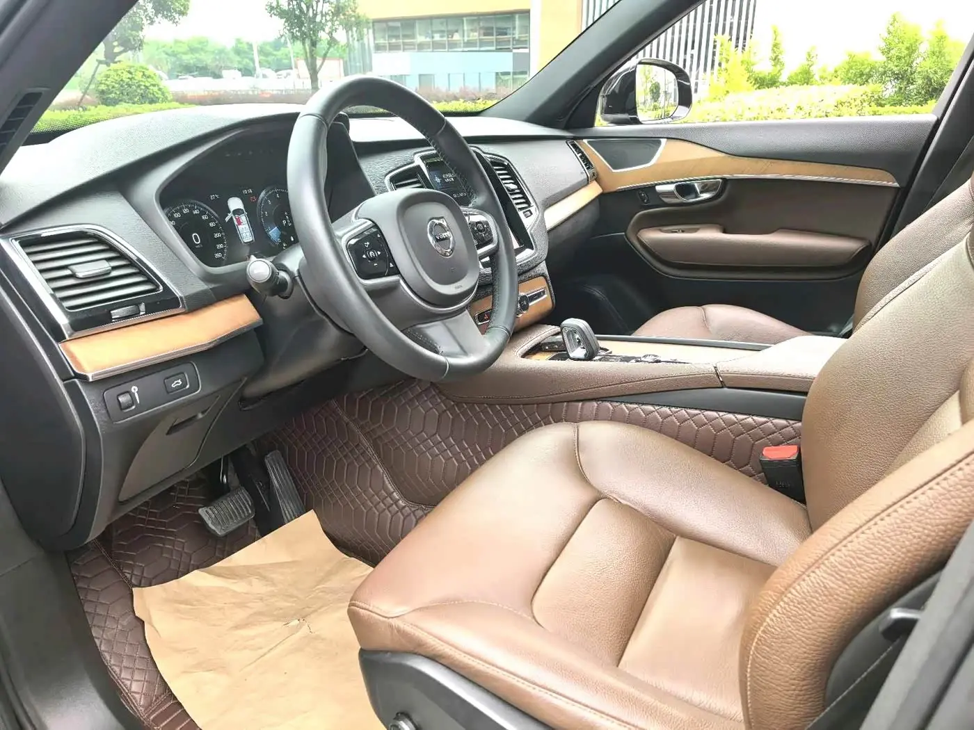 Volvo XC90 2021 — Photo 3/7